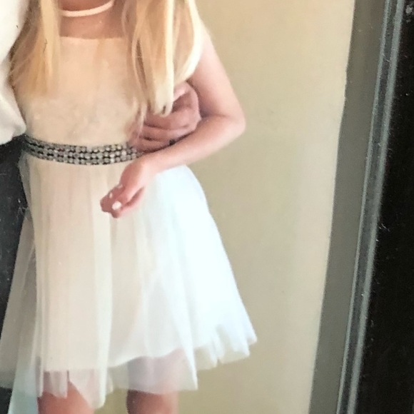 Beautiful white dress size 10 - Picture 4 of 6